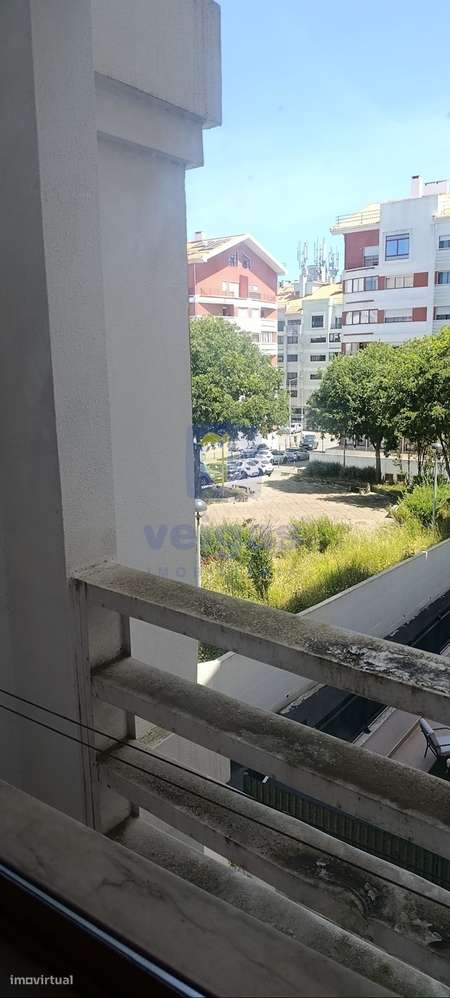 Nova Entrada - T2 na Cavaleira com Parqueamento-5