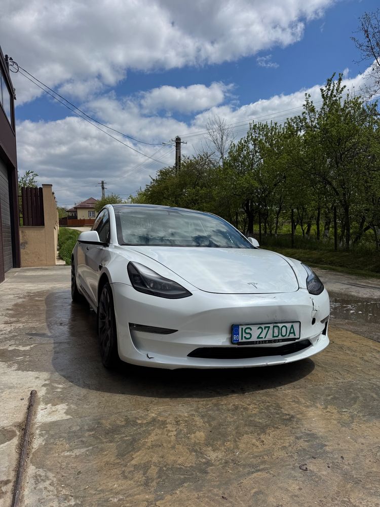 Tesla Model 3 2022