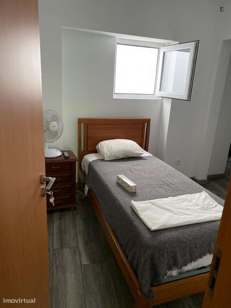 Quarto - localizado em Faro - Grande imagem: 3/10
