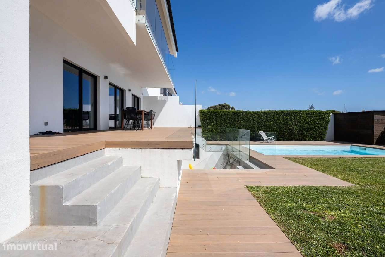 Moradia T4 | Primeira linha de mar | Praia das Avencas - Grande imagem: 4/43