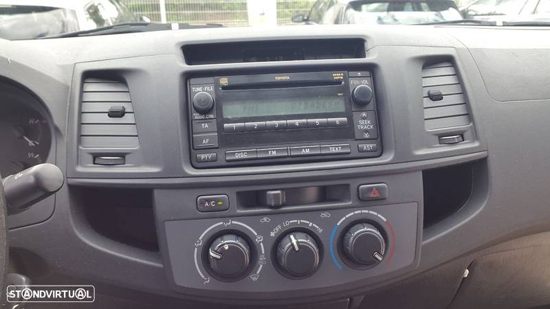 Toyota Hilux 2.5 D-4D 2WD CD AC - 15