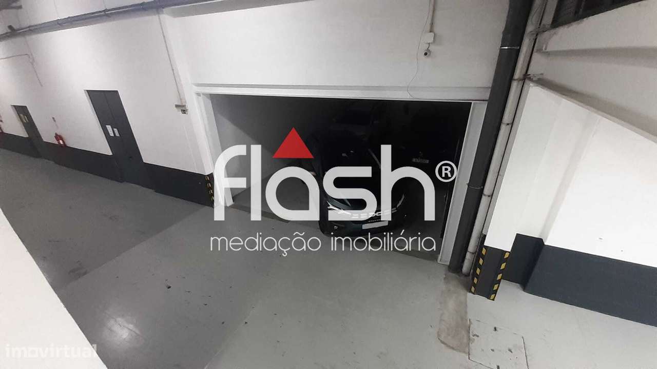 Armazém em Edifício empresarial no Cacém - Grande imagem: 5/9