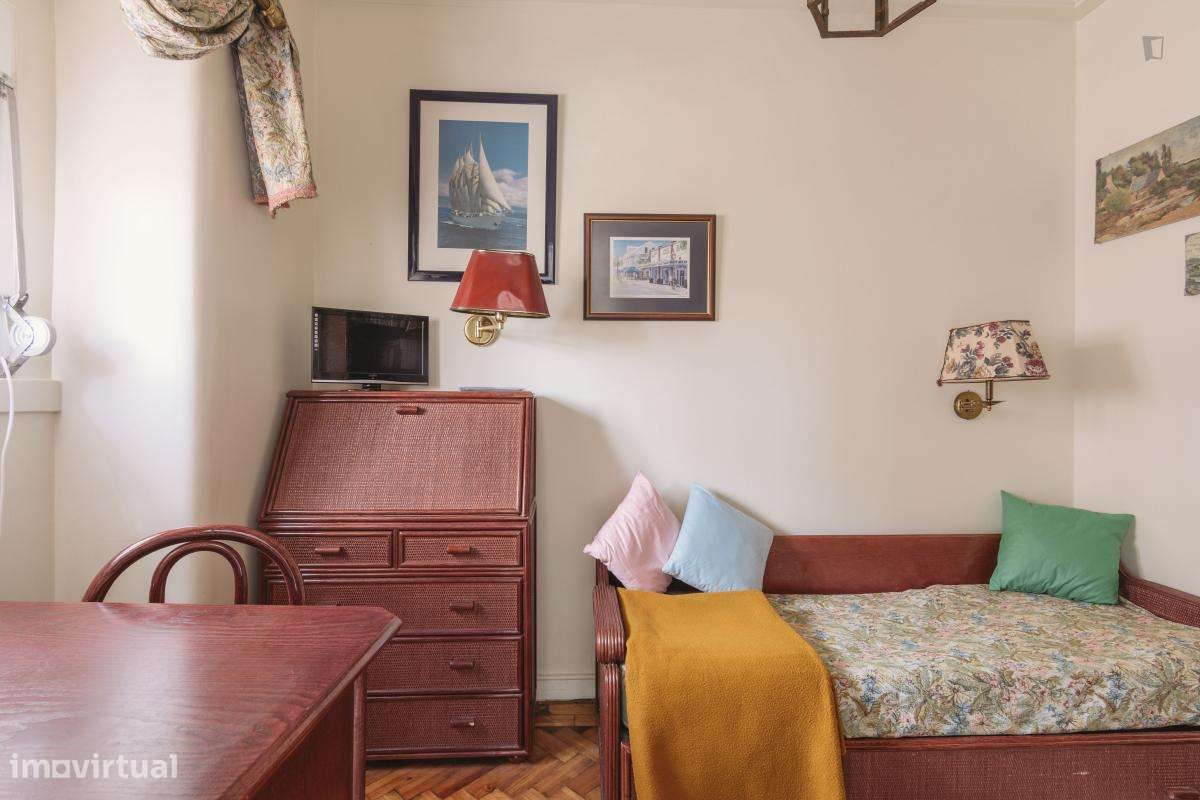 Quarto - localizado em Alameda Lisbon - Grande imagem: 2/16