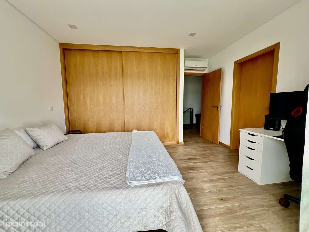 Apartamento T2 Duplex com 137m2 no Parque da Cidade de Paredes-12