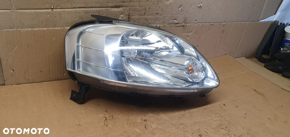 Lampa prawy przód przednia prawa VW FOX - 5