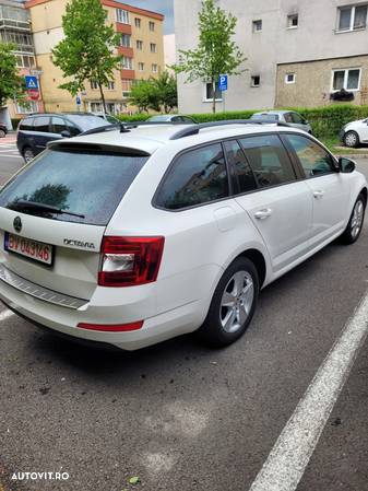 Skoda Octavia Combi Diesel 2.0 TDI Style - 12