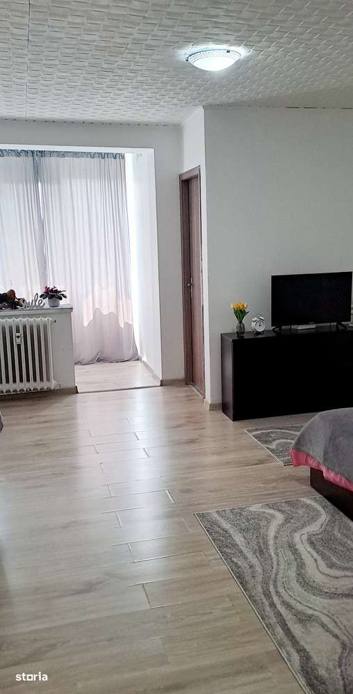 Garsonieră Brazdă-Piață,etaj 8/10,2lifturi,mobilată ,utilată,negociabi - Imagine principală: 1/9