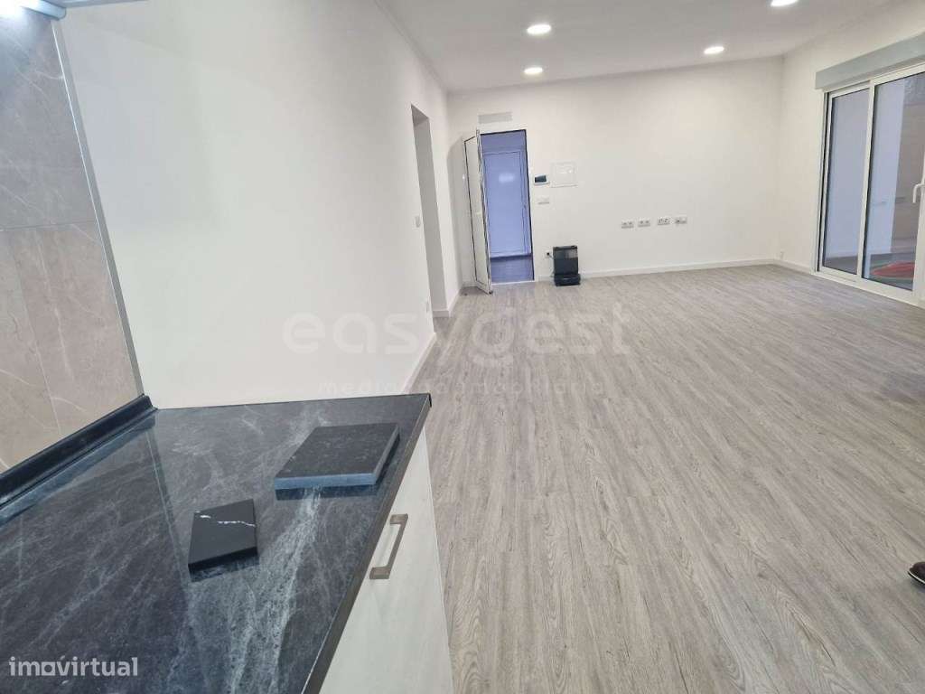 Moradia T3 Nova com lagradouro, situada em Mogofores, Anadia-13