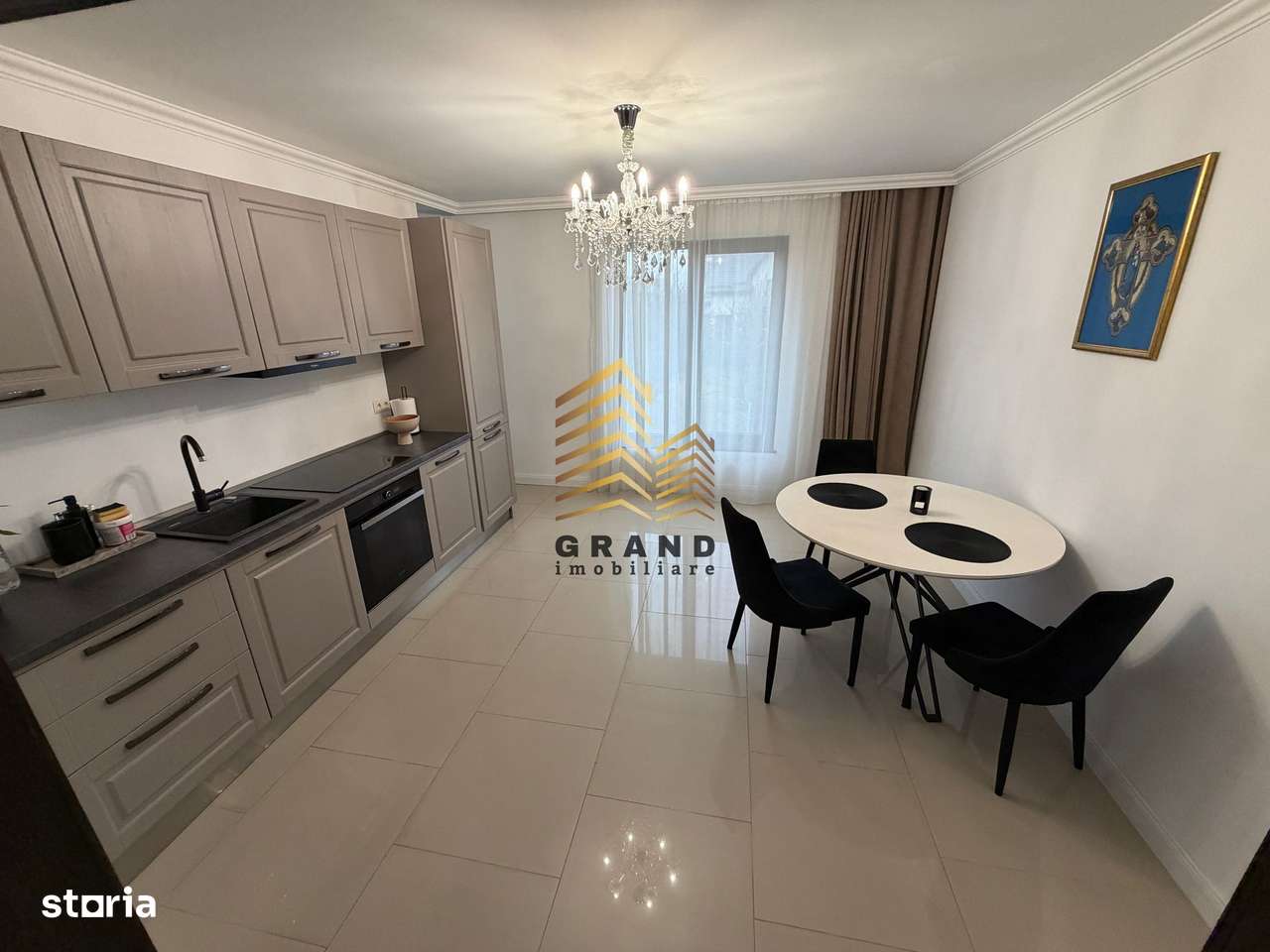 CASA DE VANZARE | 240 MP UTILI | ZONA Rompetrol - Imagine principală: 5/17