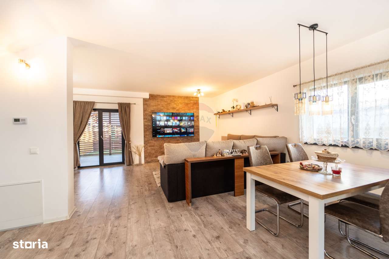 Comision 0%! | Proprietate cu terasa, semineu | 400 mp teren, Izvor! - Imagine principală: 5/20