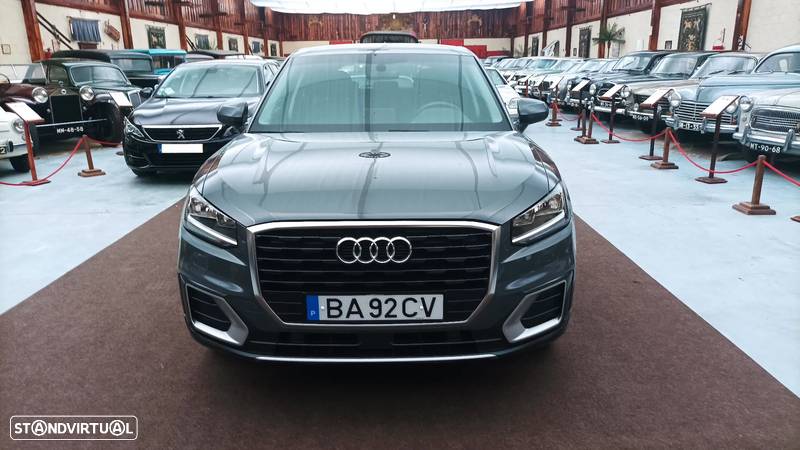 Audi Q2 30 TFSI Design - 1