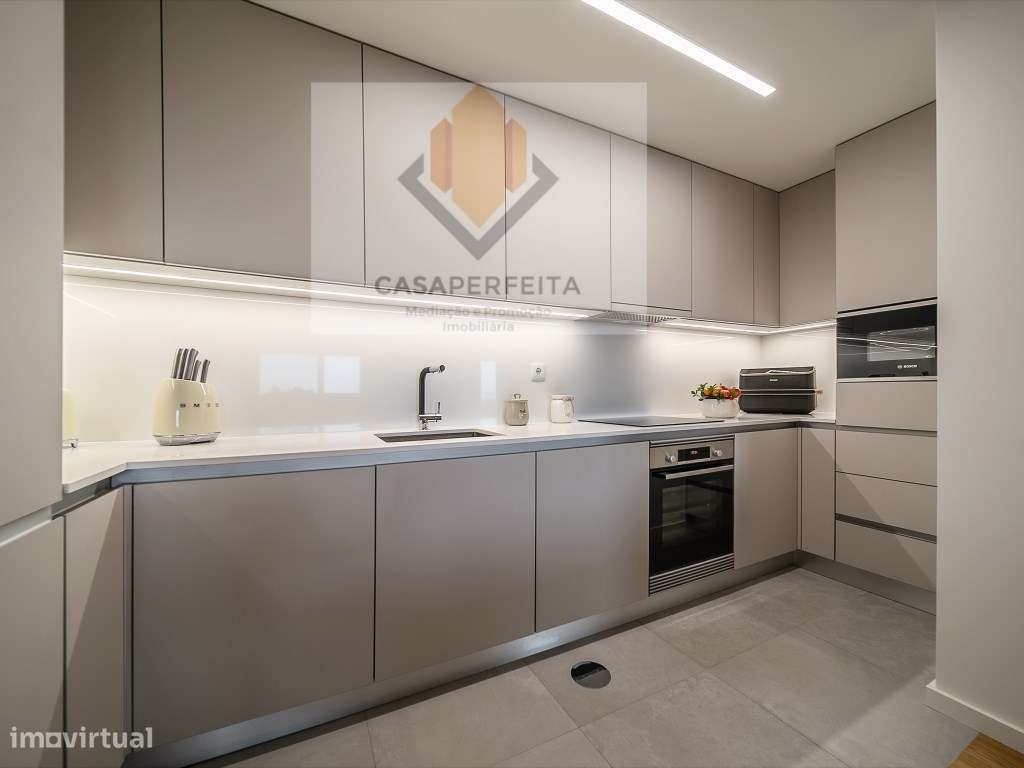 Apartamento T2 de Luxo com Varanda, Lugar de Garagem e Arrumo - Jun...-9