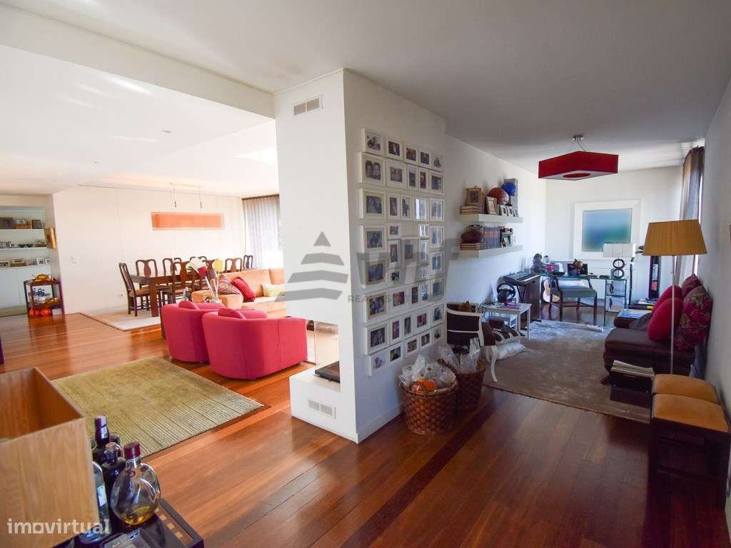 Apartamento T5 localizado no condomínio Jardim das Camélias - Gaia/...-7