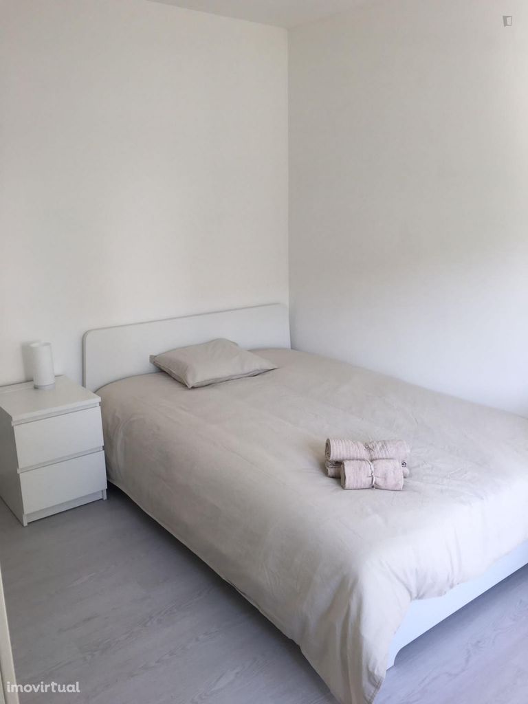 418866 - Quarto com cama de casal em apartamento com 4 quartos