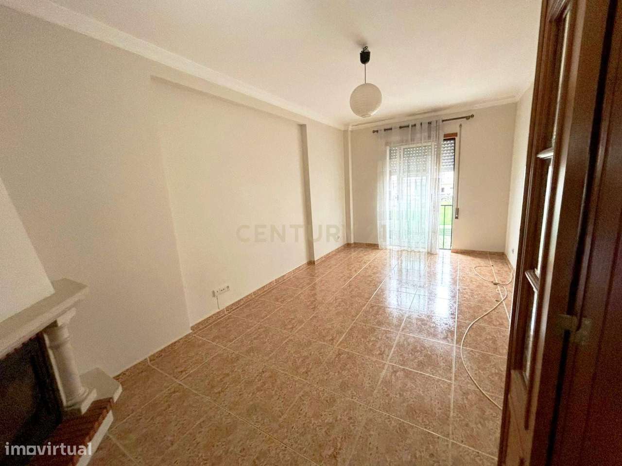 Apartamento T2 com Luz Natural e Localização Tranquila - Grande imagem: 4/14