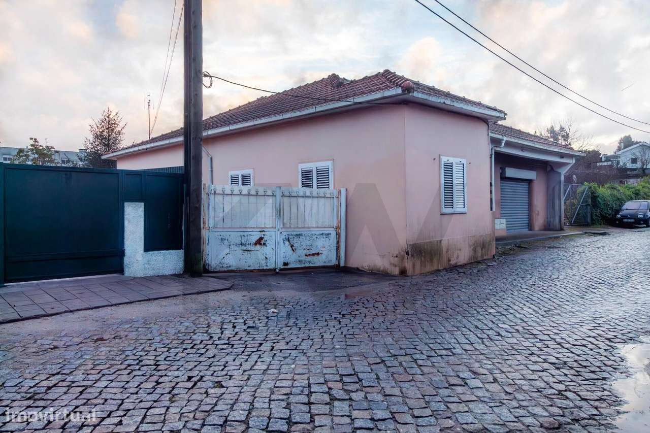 MORADIA T4 DE 4 FRENTES EXCLUSIVO C/ Lote DE 600M² + ESPAÇO COMERCIAL - Grande imagem: 4/40