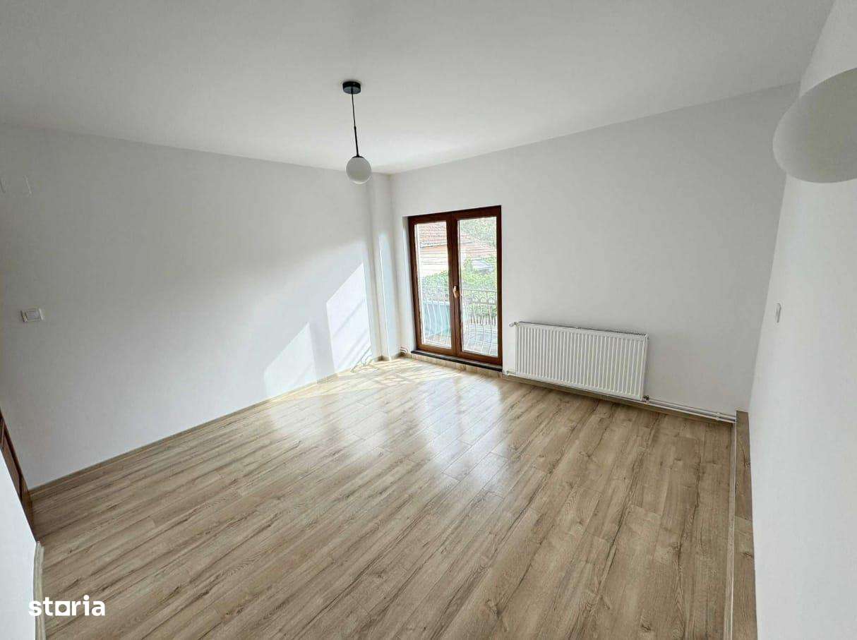 Casa Zona Semicentrala Curte Individuala Teren 400mp - Imagine principală: 4/8