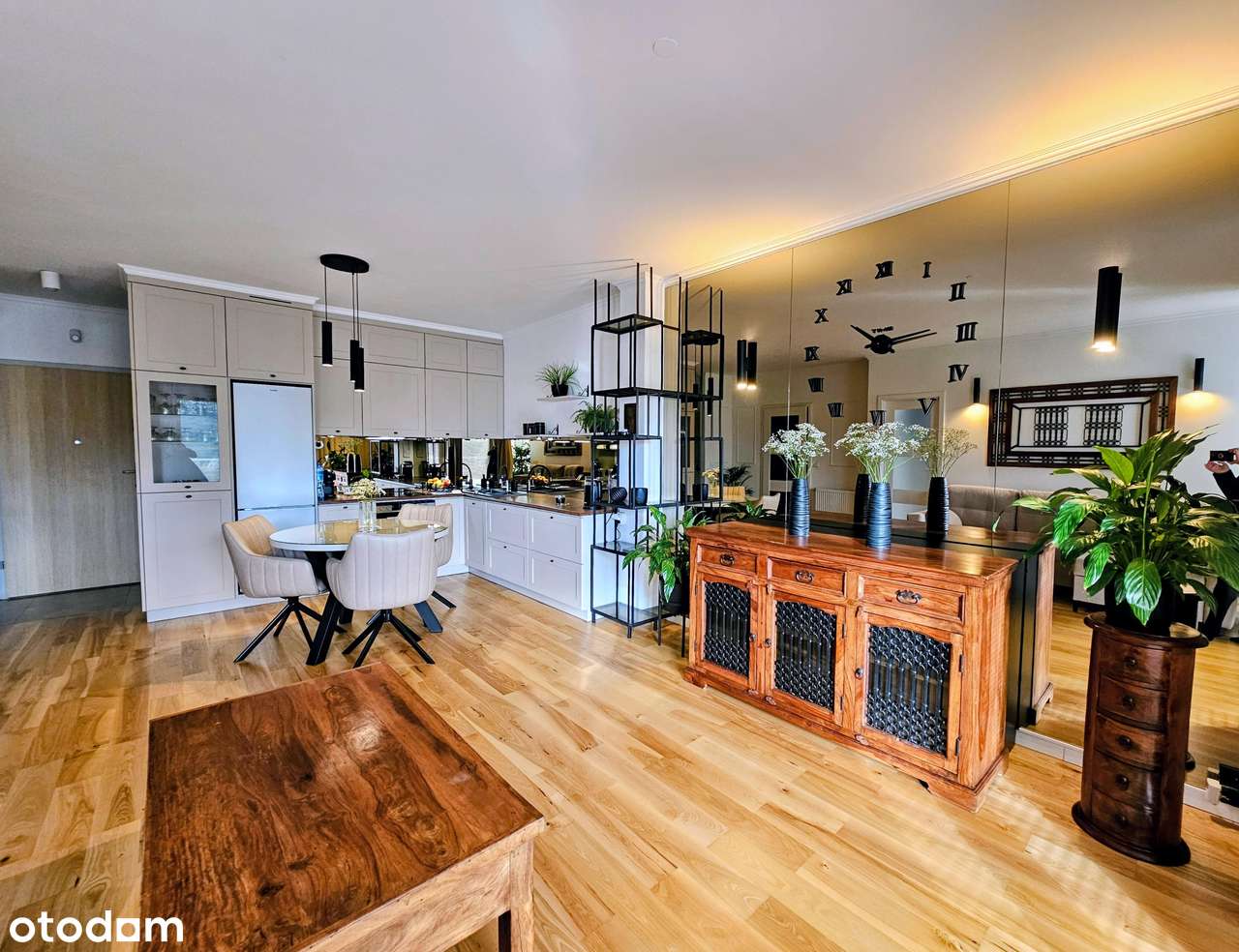 1220-SB ** Przepiękny apartament na obrzeżach centrum **-0