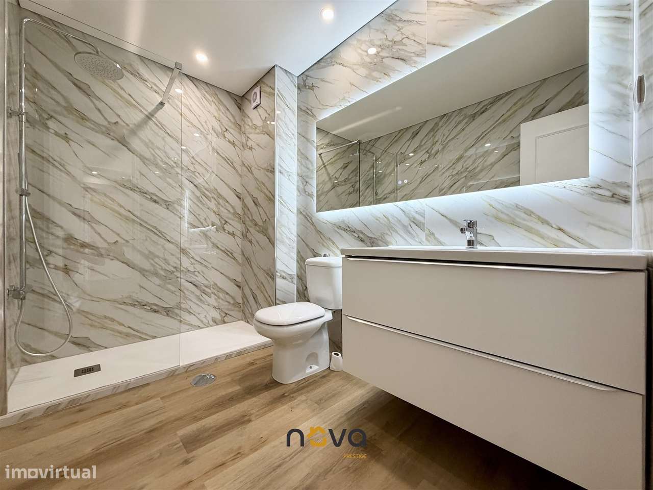 Apartamento T4 Totalmente Remodelado na Póvoa de Varzim-15