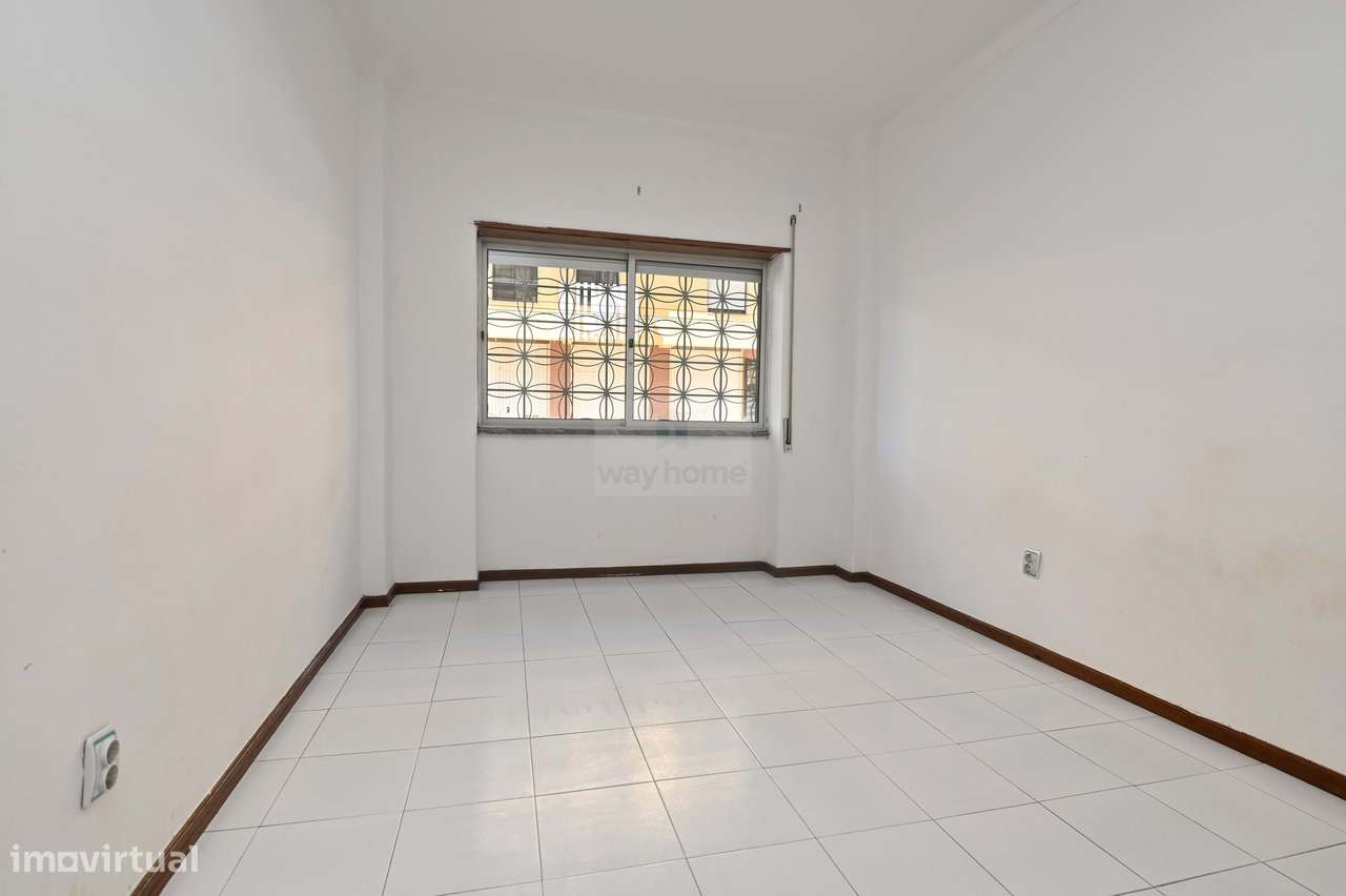 Apartamento T2 | Central | Baixa da Banheira-12