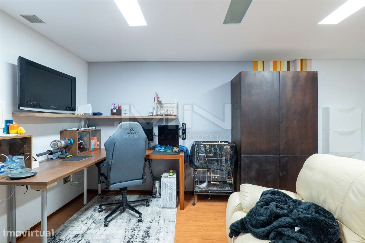 Moradia T3+1 - Exclusividade, Design e Conforto Superior-38