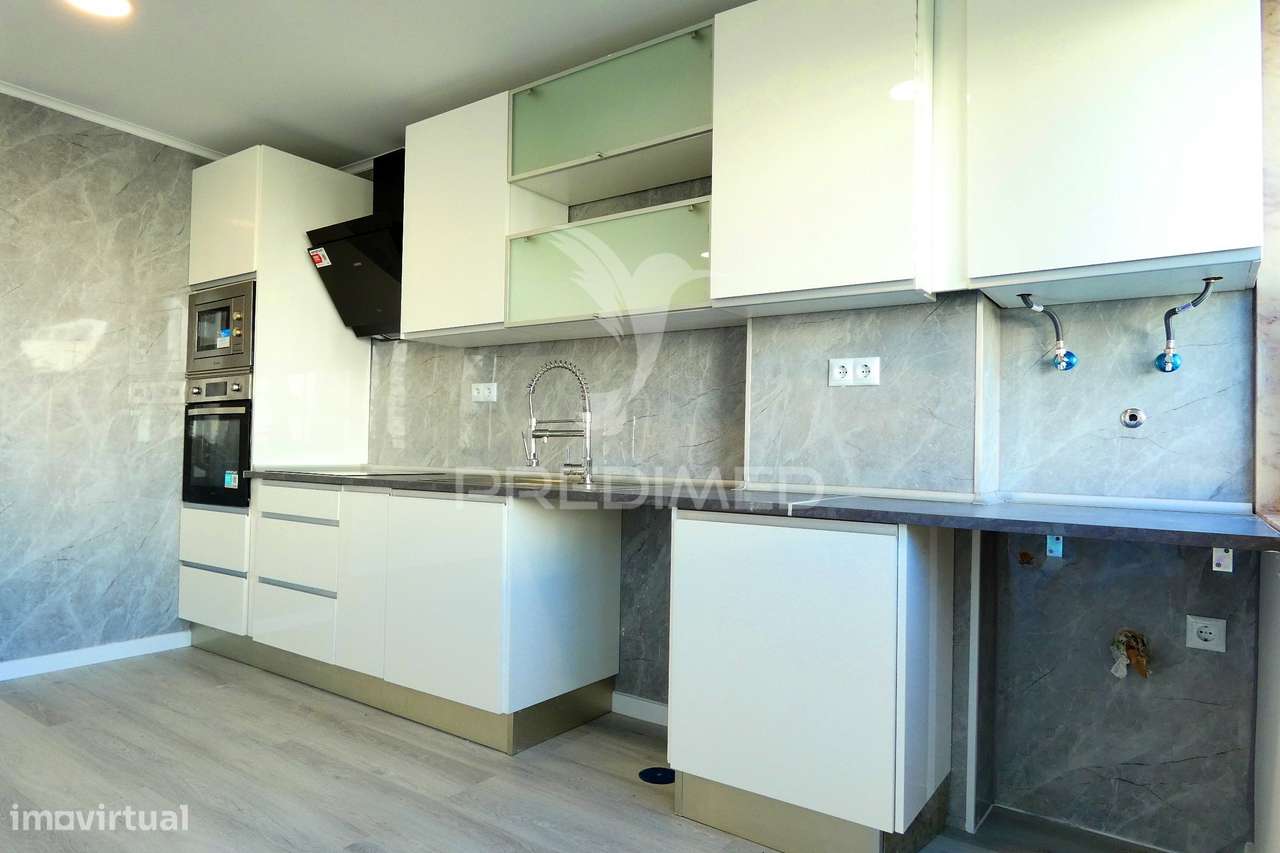 Apartamento T2 Remodelado - Grande imagem: 2/22