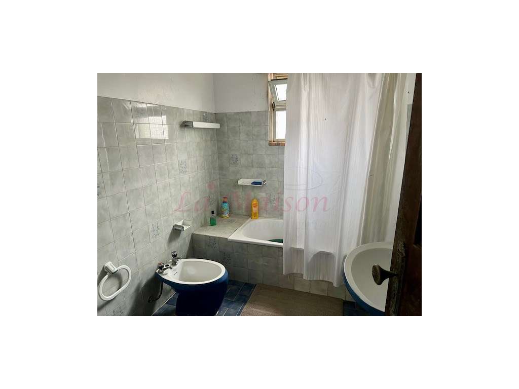 Moradia V5 Duplex em Famões-27