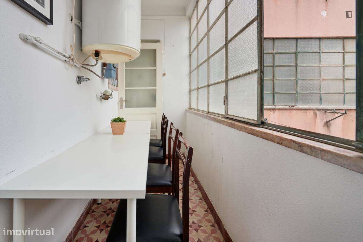 Quarto - localizado em Alameda Lisbon - Grande imagem: 2/10