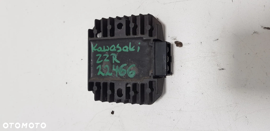 Kawasaki ZZR 600 Regulator Napięcia - 3