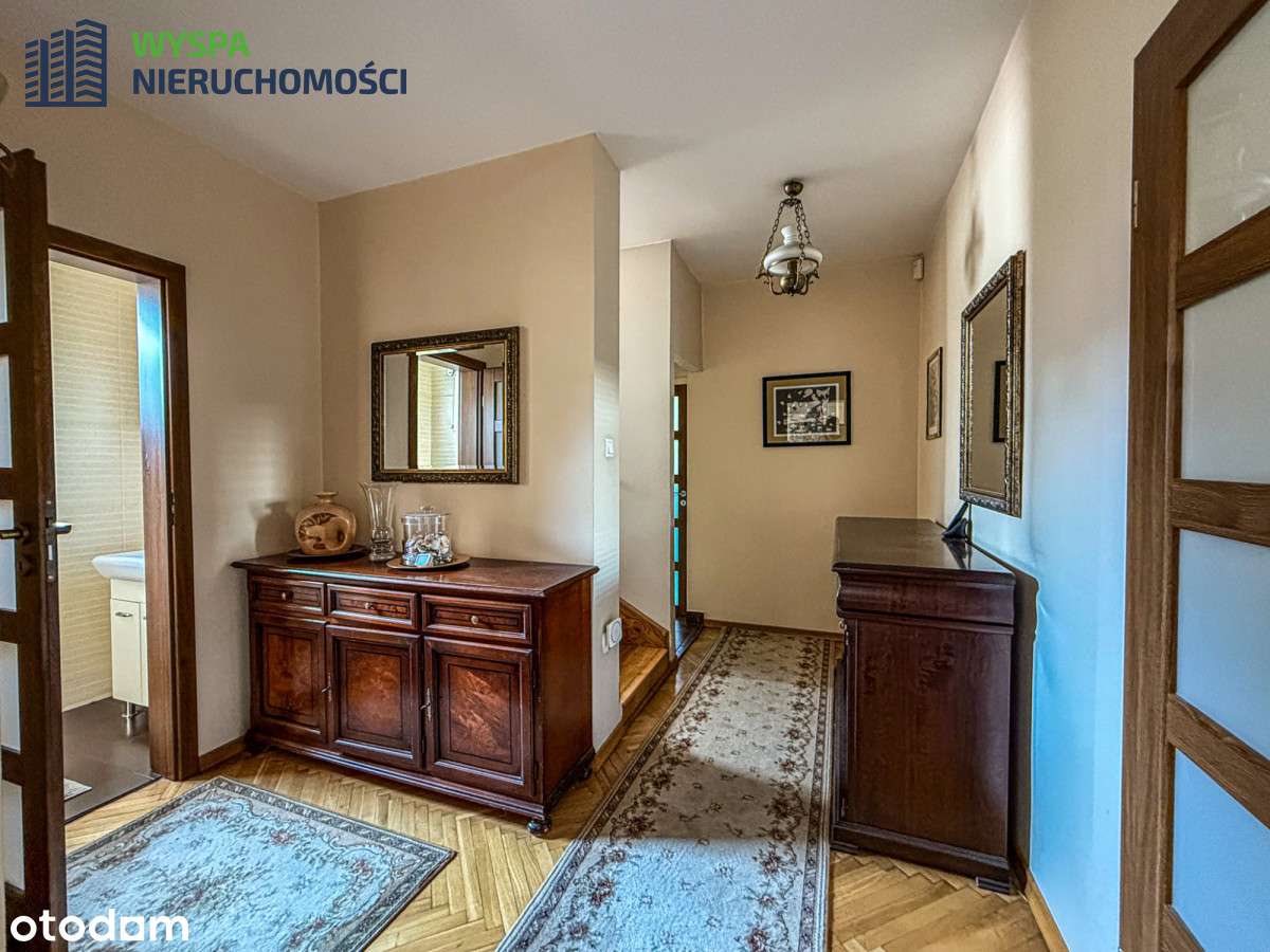 Klimatyczny dom z ogrodem w cichej okolicy w Łodzi - Pełny obrazek: 2/12