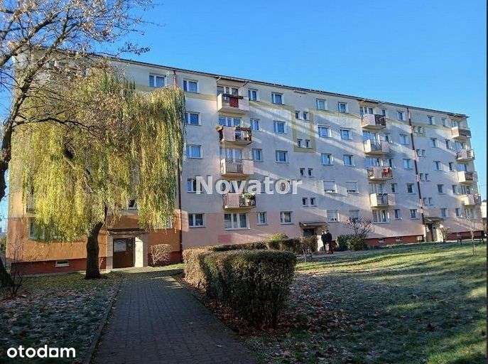 M-3 na 4-piętrze w bloku 34m2 na Błoniu.-0