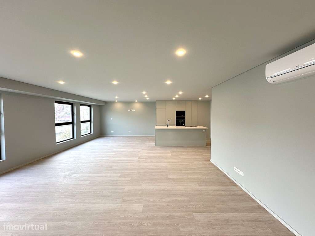 Apartamento T3 Duplex com 2 garagens em palacete renovado em Lisboa - Grande imagem: 3/48