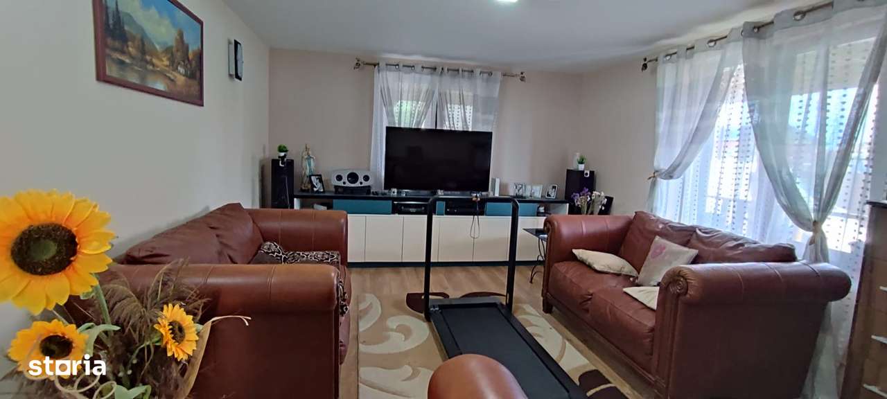 Casă din cărămidă în Gioseni –  2015 | 4 cam | 850 mp teren | Magazie - Imagine principală: 1/15