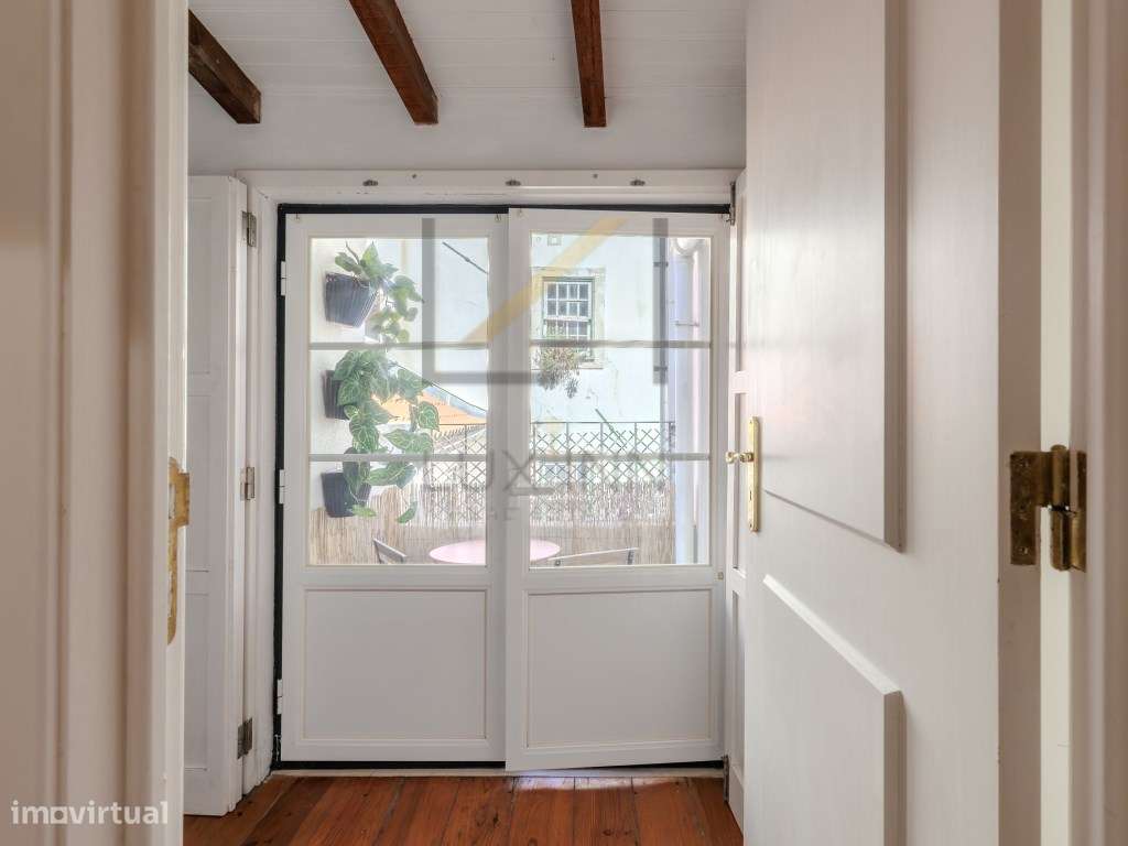 Apartamento T2 em Alfama, excelente localização-13
