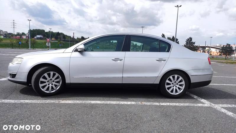 Volkswagen Passat 1.9 TDI Comfortline - 1