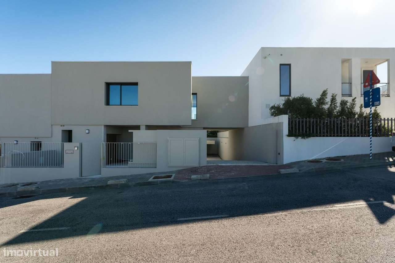 Moradia Geminada T3 com piscina, Leceia, Oeiras - Grande imagem: 2/40