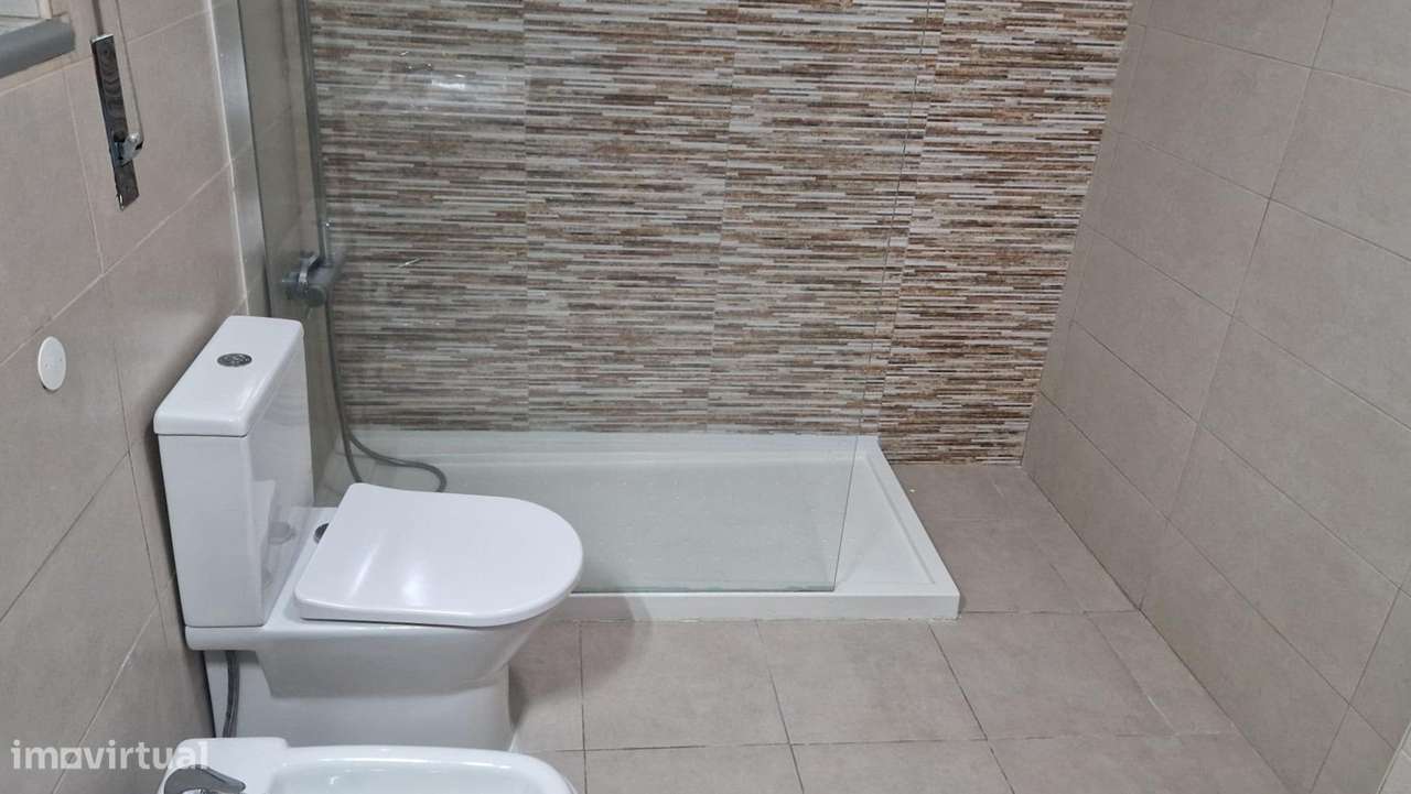 Excelente apartamento T2 Vale do Cobro-15