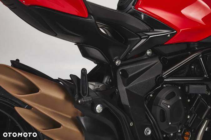 MV AGUSTA Brutale - 4