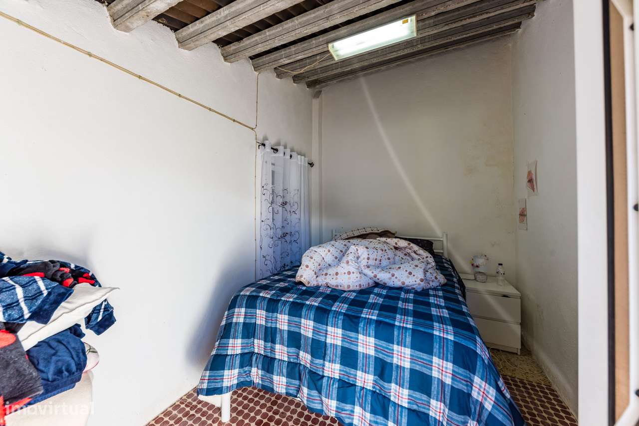 MORADIA T1 + ANEXOS E TERRENO | BEMPOSTA | ABRANTES-38