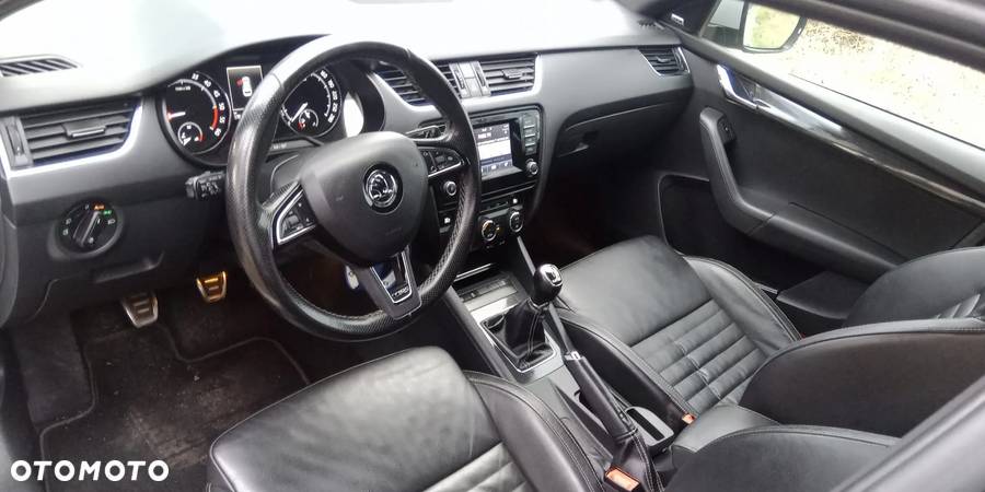 Skoda Octavia Combi 2.0 TDI RS - 6