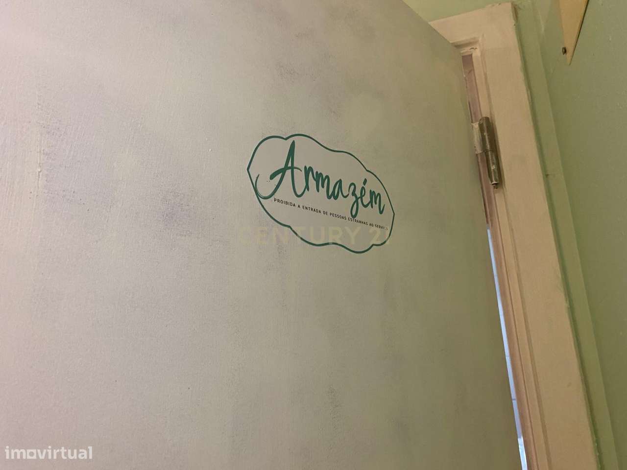 Restaurante em São Domingos de Benfica com faturação ativa e clientela-16