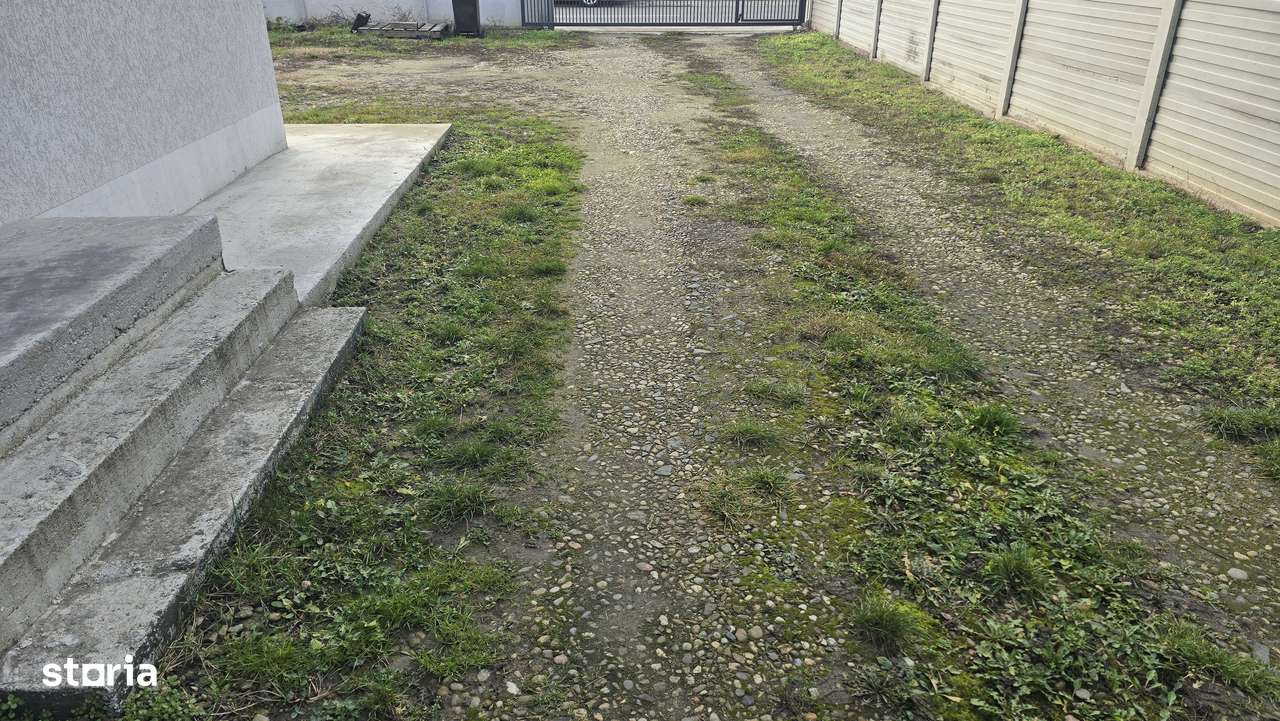 Vand casa in duplex in Deva, semifinisata, zona Garii, P+E+pod-18