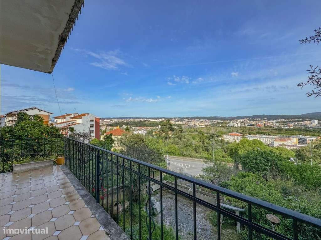 Moradia T3 em Santa Clara-24