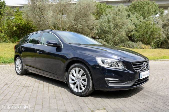 Volvo V60 2.0 D2 Momentum - 3