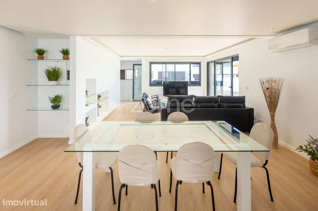 Moradia T3 Nova com Terraços Panorâmicos e Vista Mar na Atalhada-7