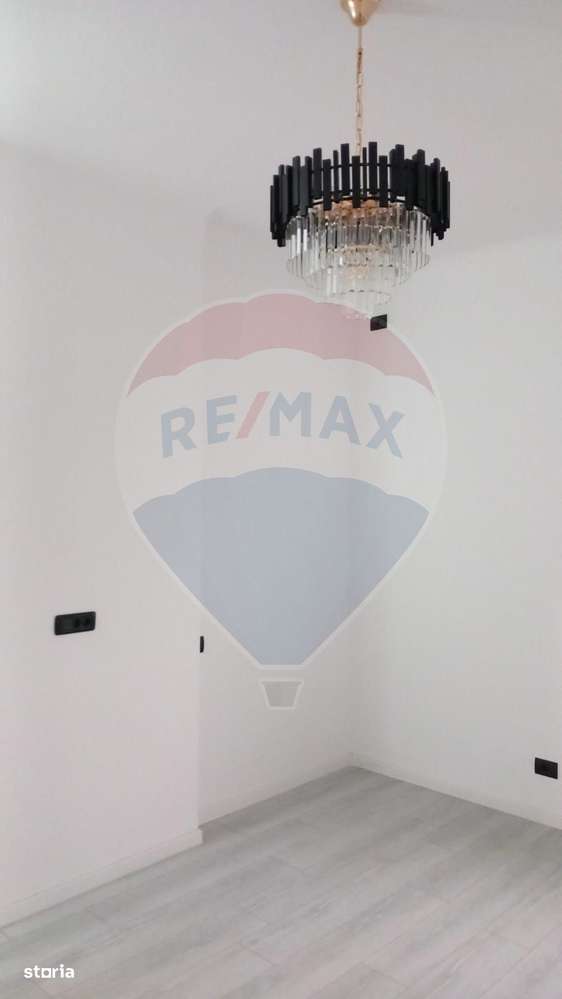 VANZARE Apartament cu 3 camere in zona Dacia-13