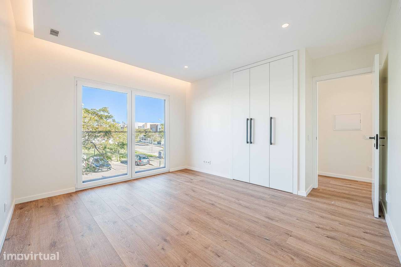 Elegante moradia T4 de arquitetura contemporânea em Albarraque-39