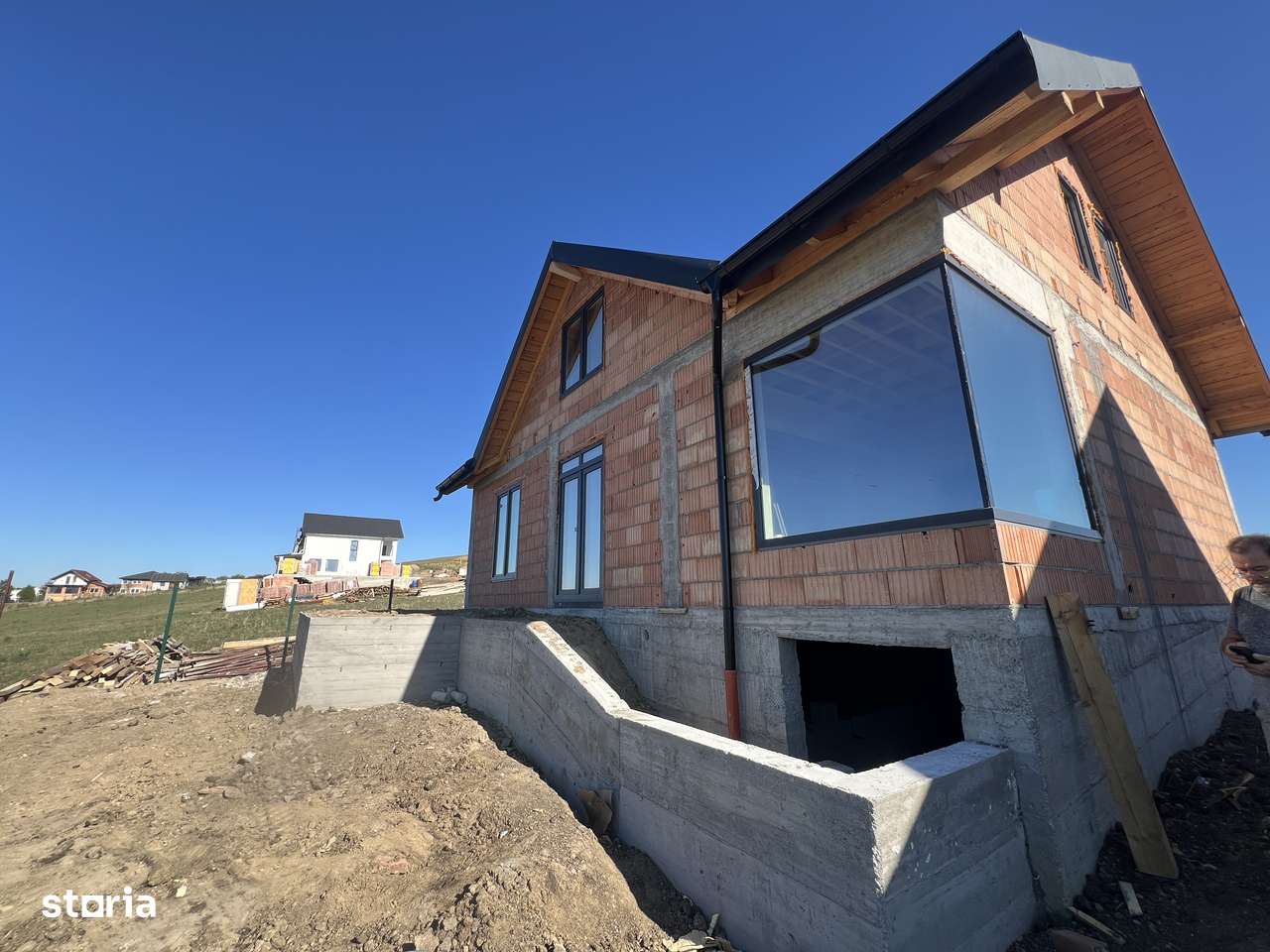 Casa individuala cu pivnita mare -NOUA - Sura Mare cu priveliste-3