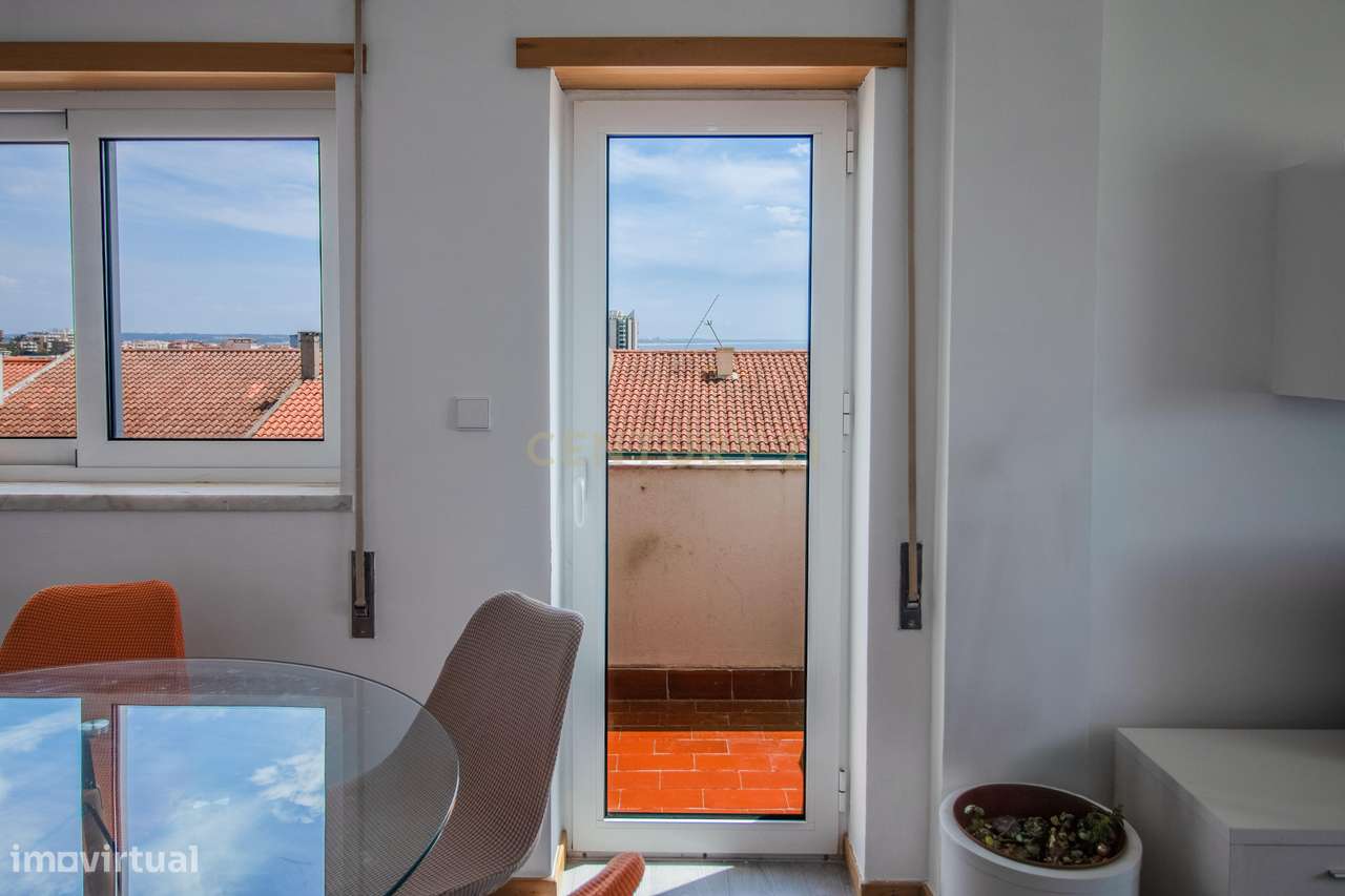 Apartamento T3 em Buarcos, a 900 metros da Praia, com elevador e excel-6