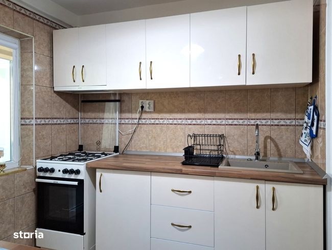 Comision cumparator 0%, apartament 3 camere,decomandat,  etaj 1-2